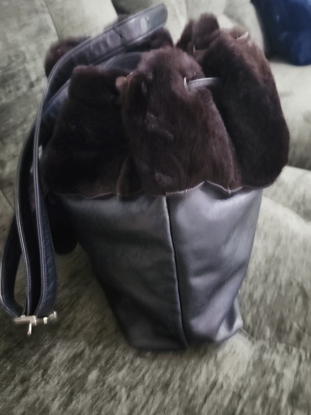 Fendi Rare Leather & Fur Shoulder Bag Drawstring Black & Brown Authentic - Picture 4 of 16